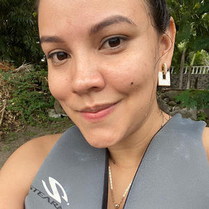 Meet your Posher, Roxana